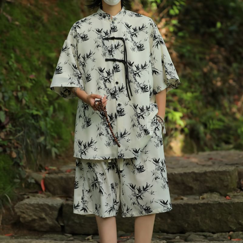 Derbundy - Set: Shirt met korte mouwen en bloemenprint + Shorts met middelhoge taille
