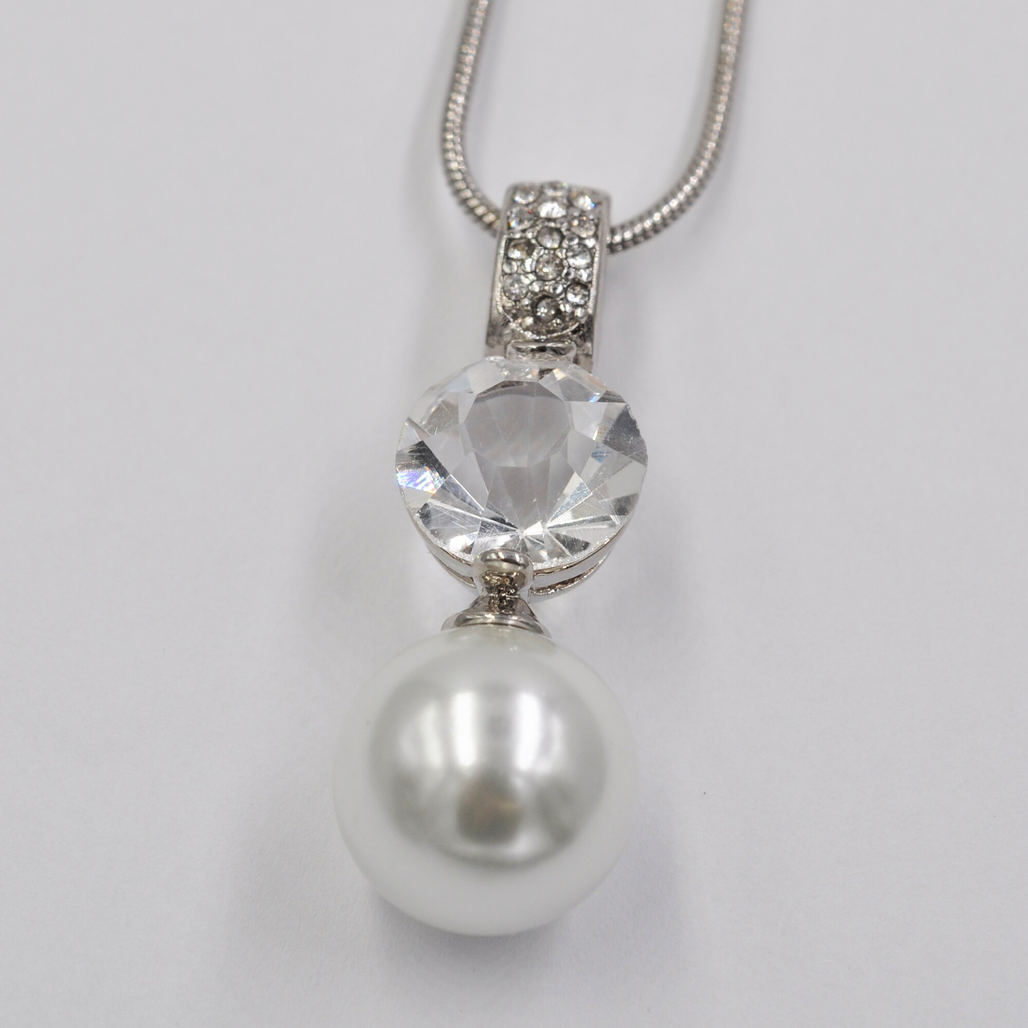Steuer Modeschmuck Anhänger mit Kette Perlanhänger mit Kristallstein an Kette