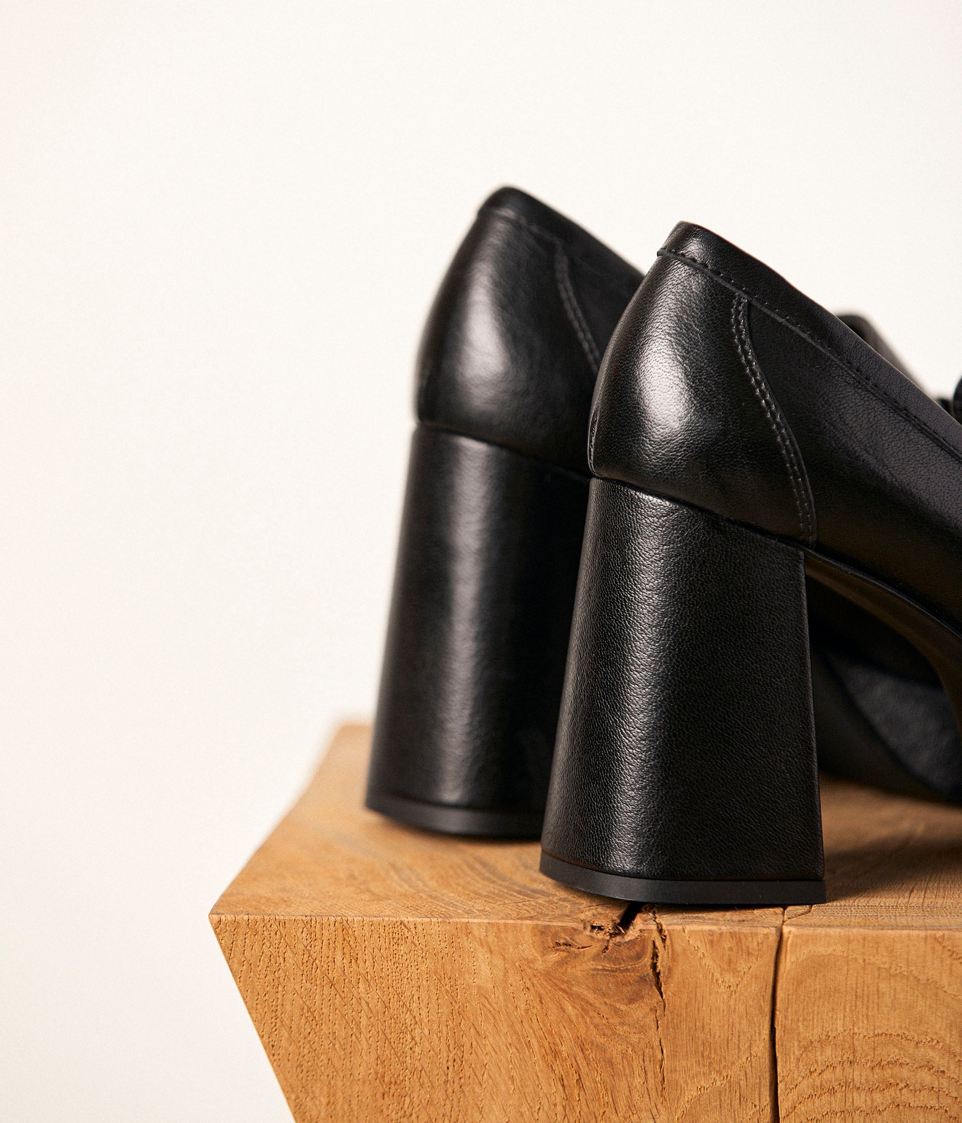 Mocassins noirs à plateforme Batia