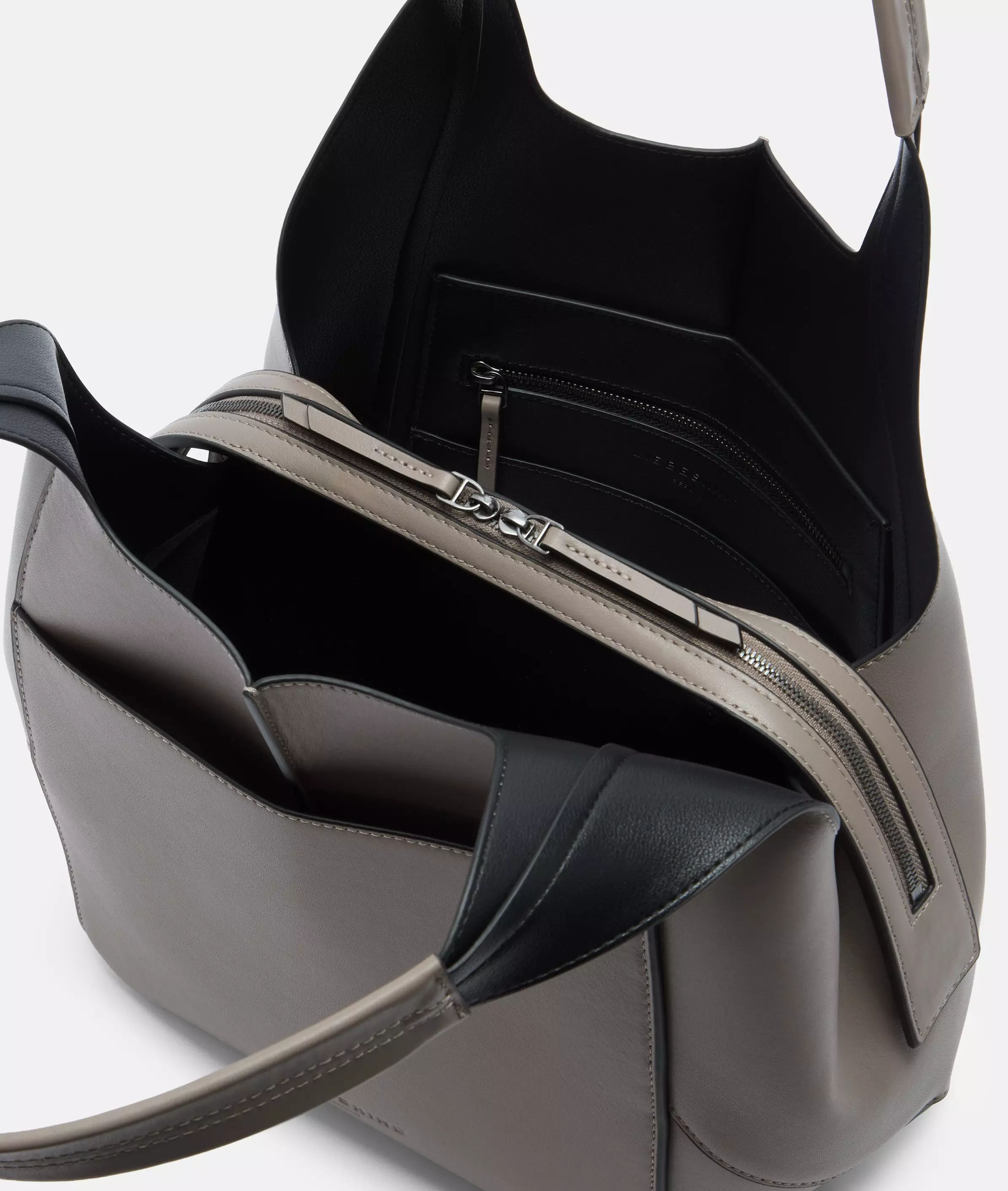 Lilly Tote M Spacious bag made from soft nappa leather