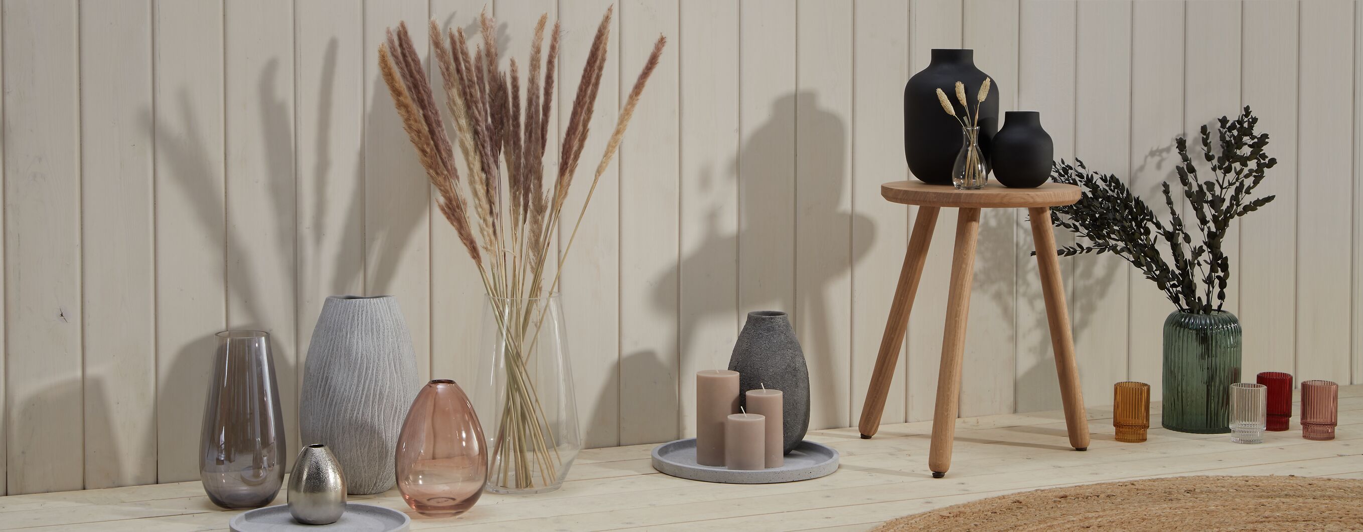 ARIS Vase - Schwarz / B: 16.0 cm x T: 16.0 cm x H: 22.5 cm