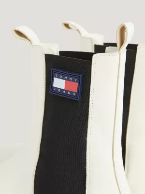 Botas Chelsea de plataforma com travas em couro urbano