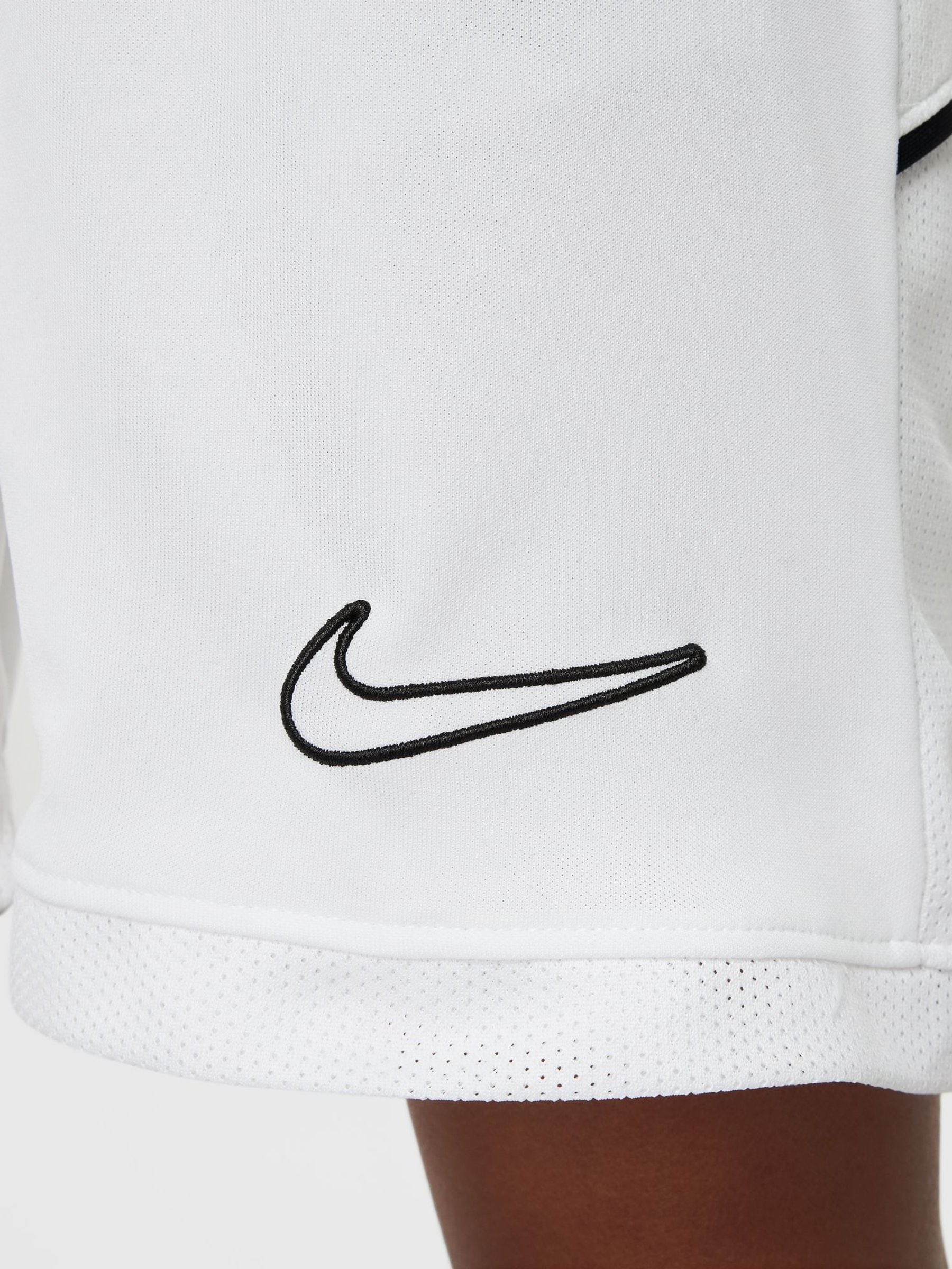 Wit - Nike Dri-FIT Academy 25 Shorts