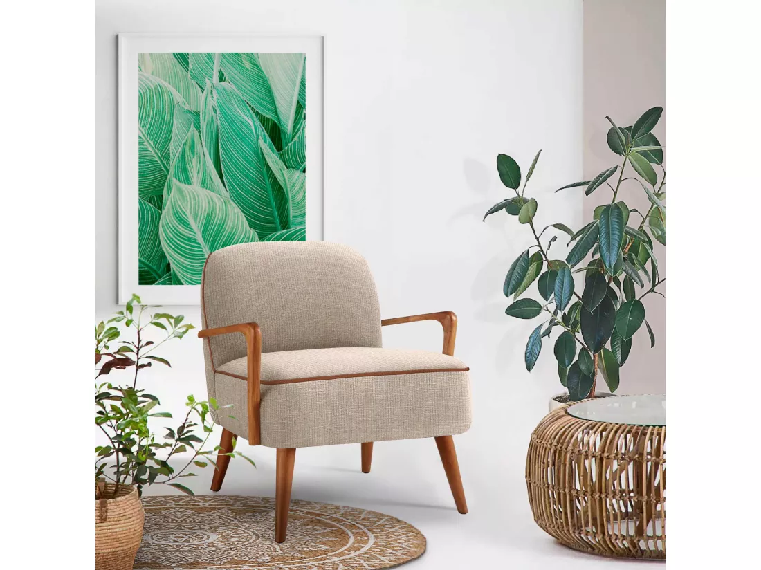 Fauteuil lounge en tissu beige avec pieds en bois de noyer GAEL