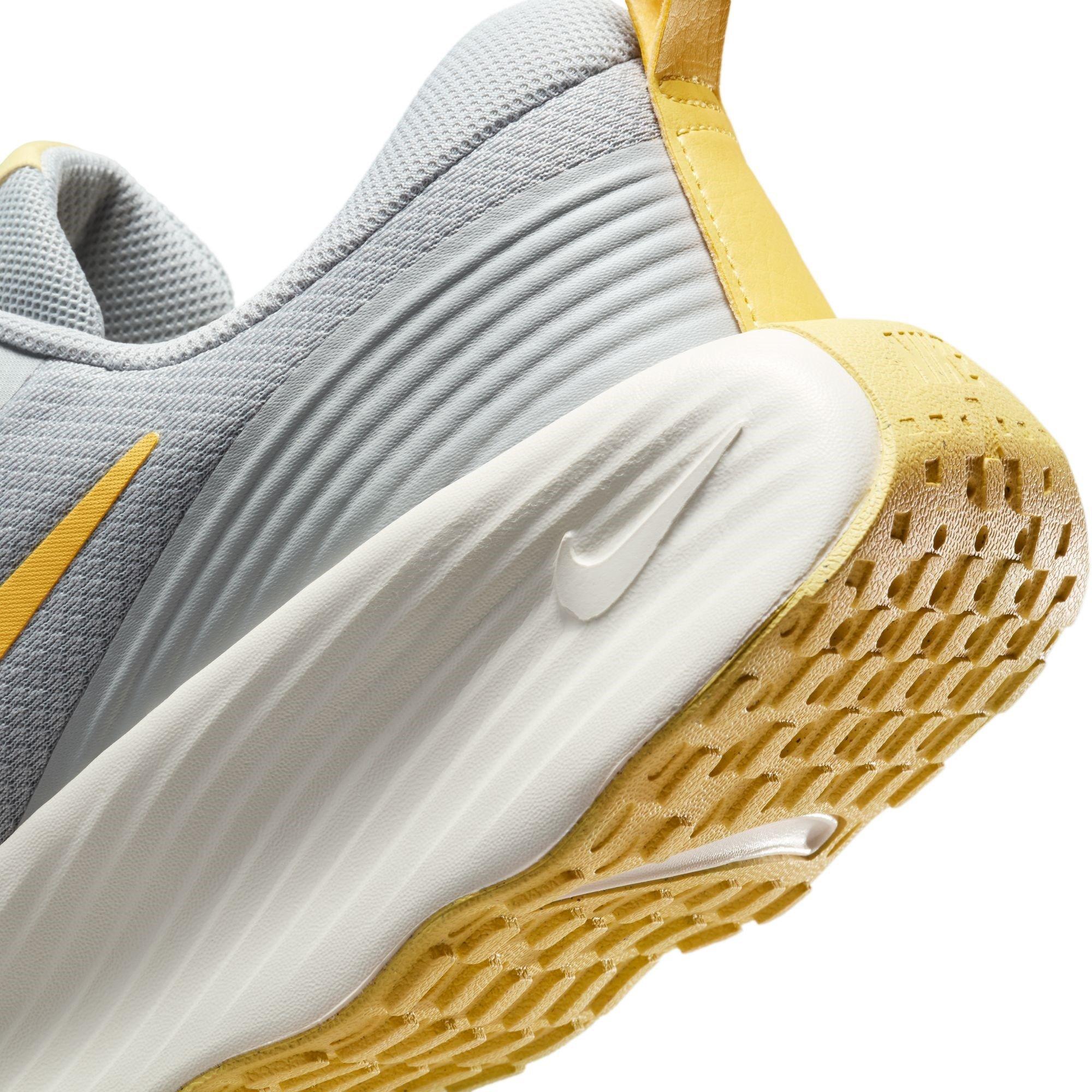 Nike Promina