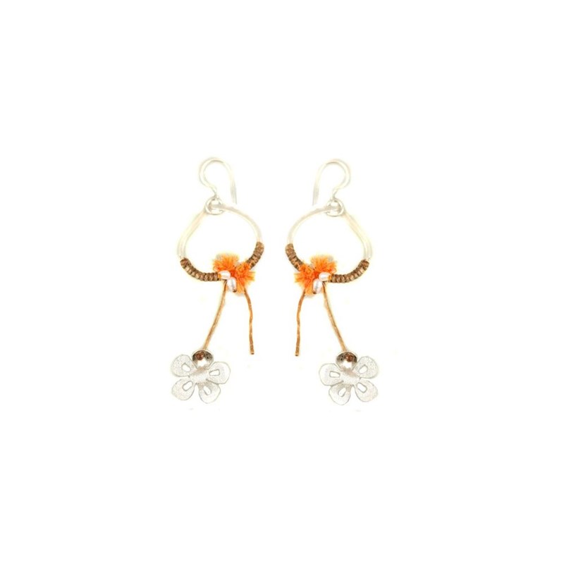 Boucles d'oreilles en argent brossé et coton