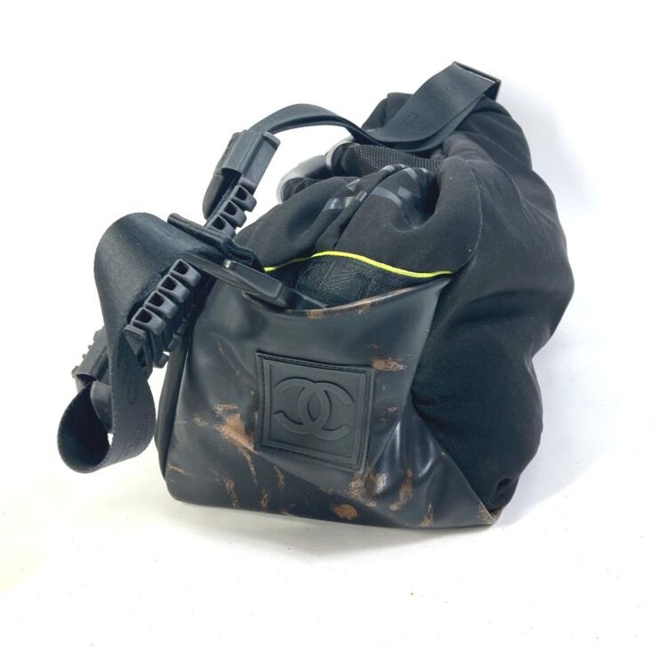 Chanel Vintage Chanel Crossbody Bag Black