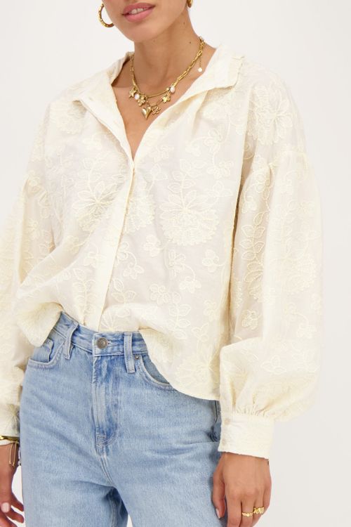 Creme blouse met bloemen embroidery