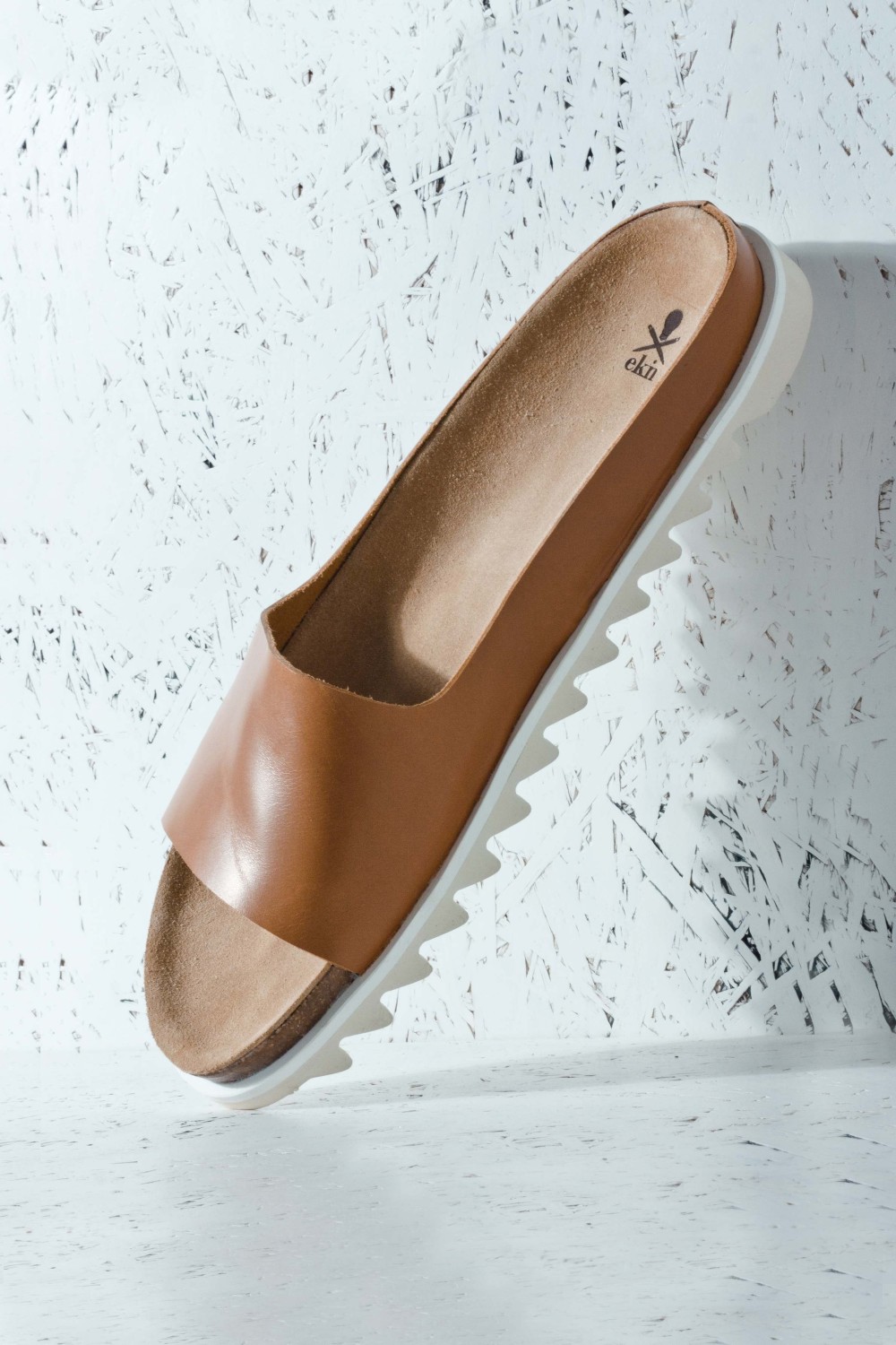 ekn footwear Sandale Palm Sandal Cognac Vegan