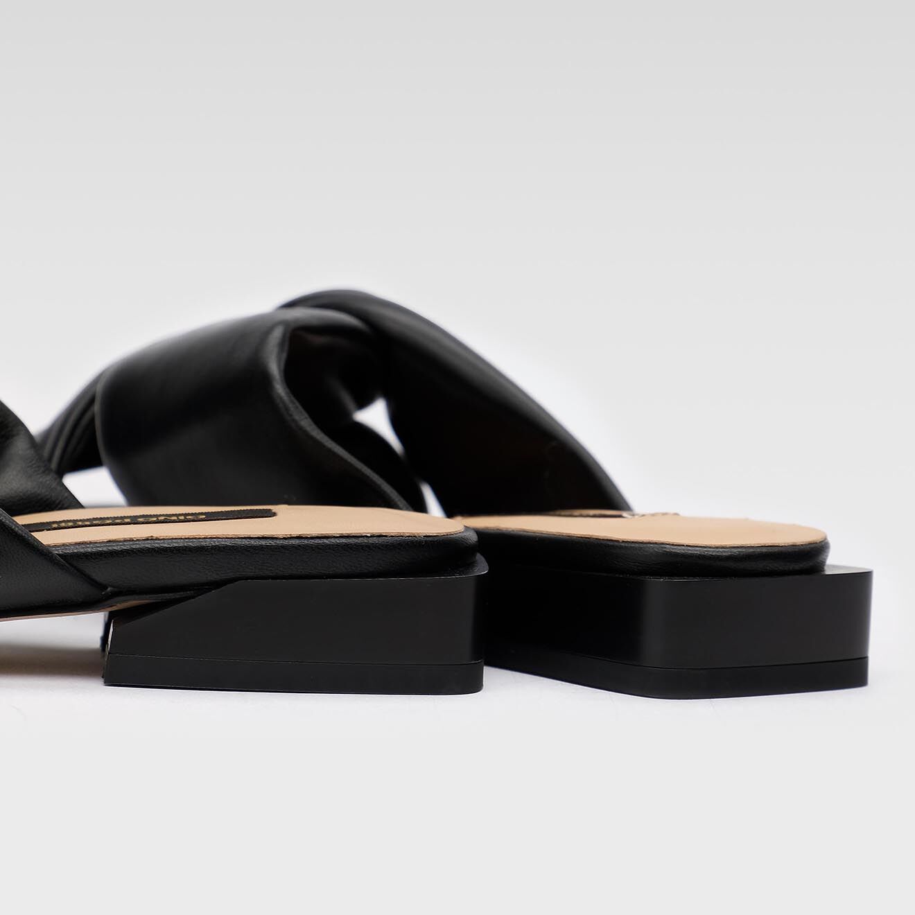 Gino Rossi Mules en Cuir Falla noires