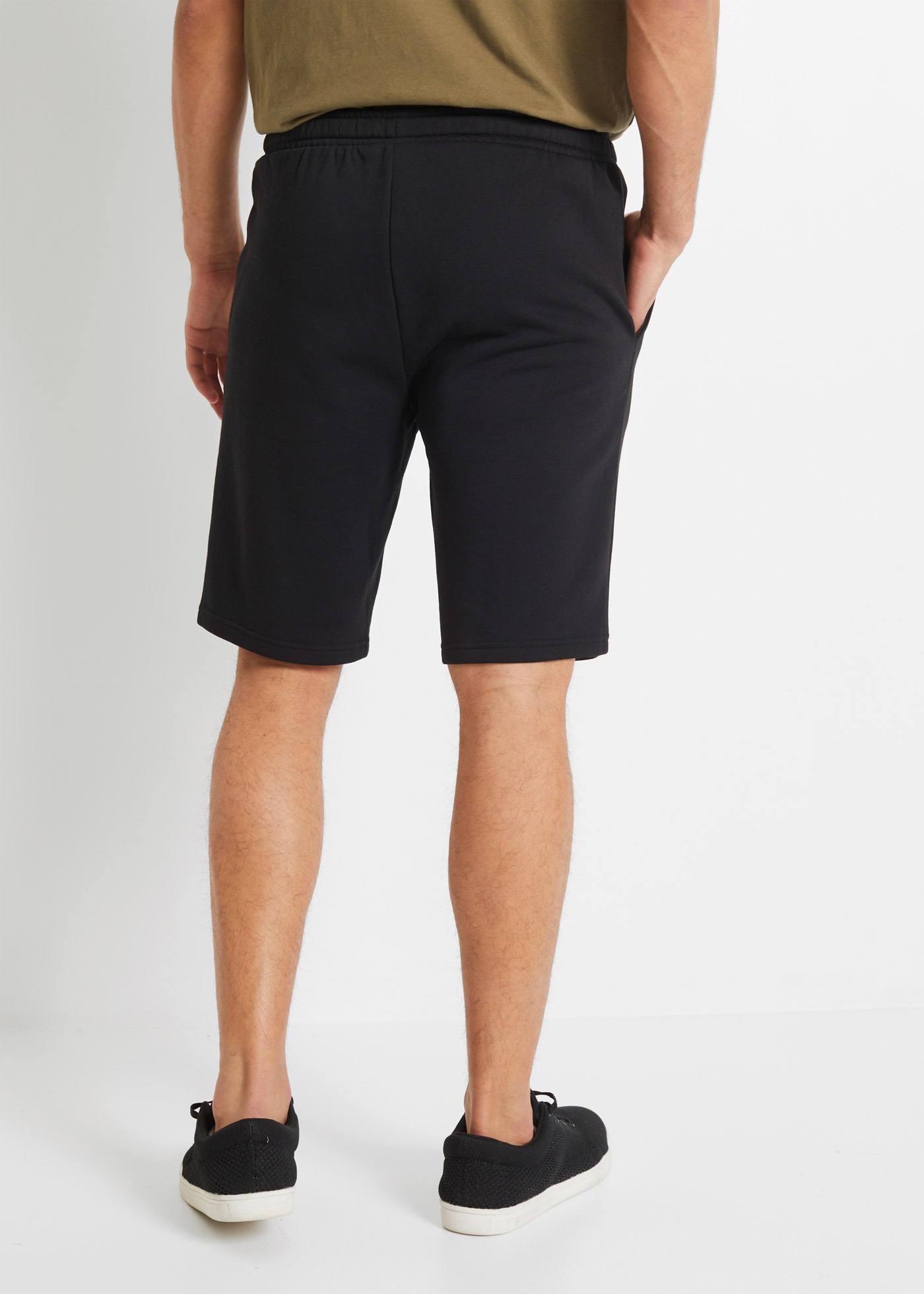 bonprix Sweatbermudas  elastischer Bund und seitlichen Einstecktaschen