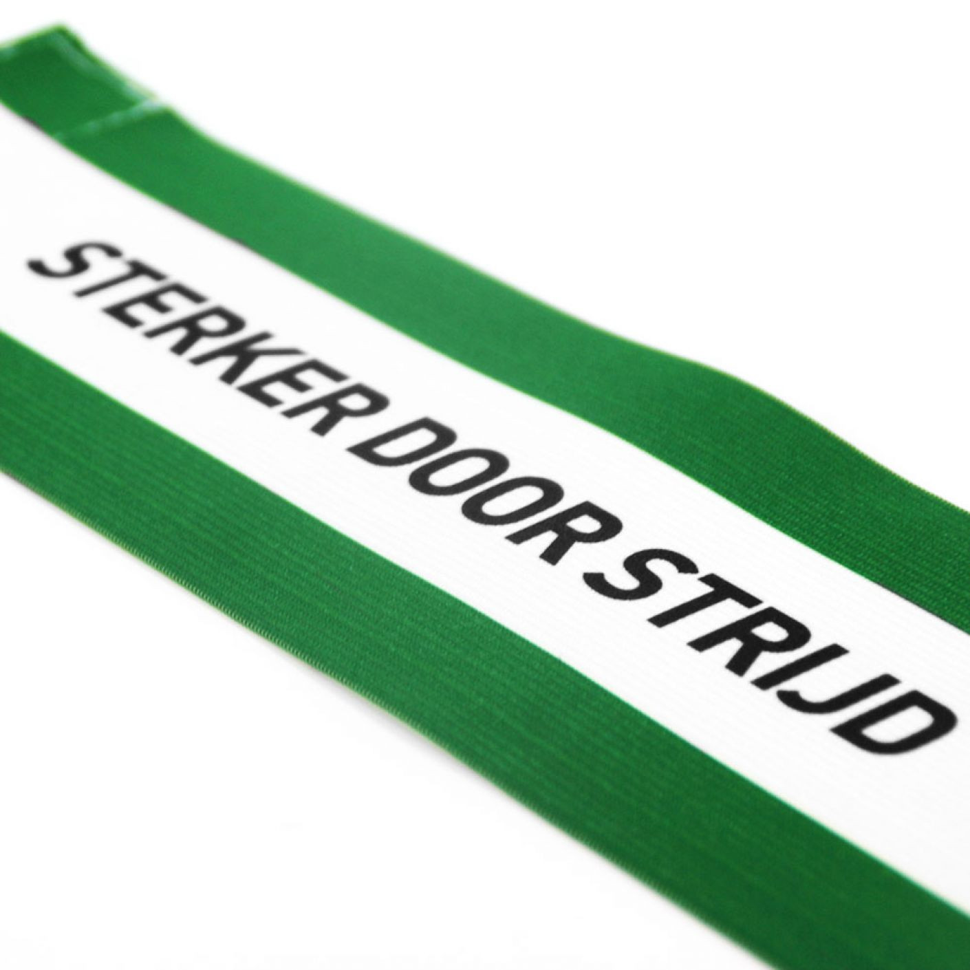 Aanvoerdersband Sterker door Strijd Kids
