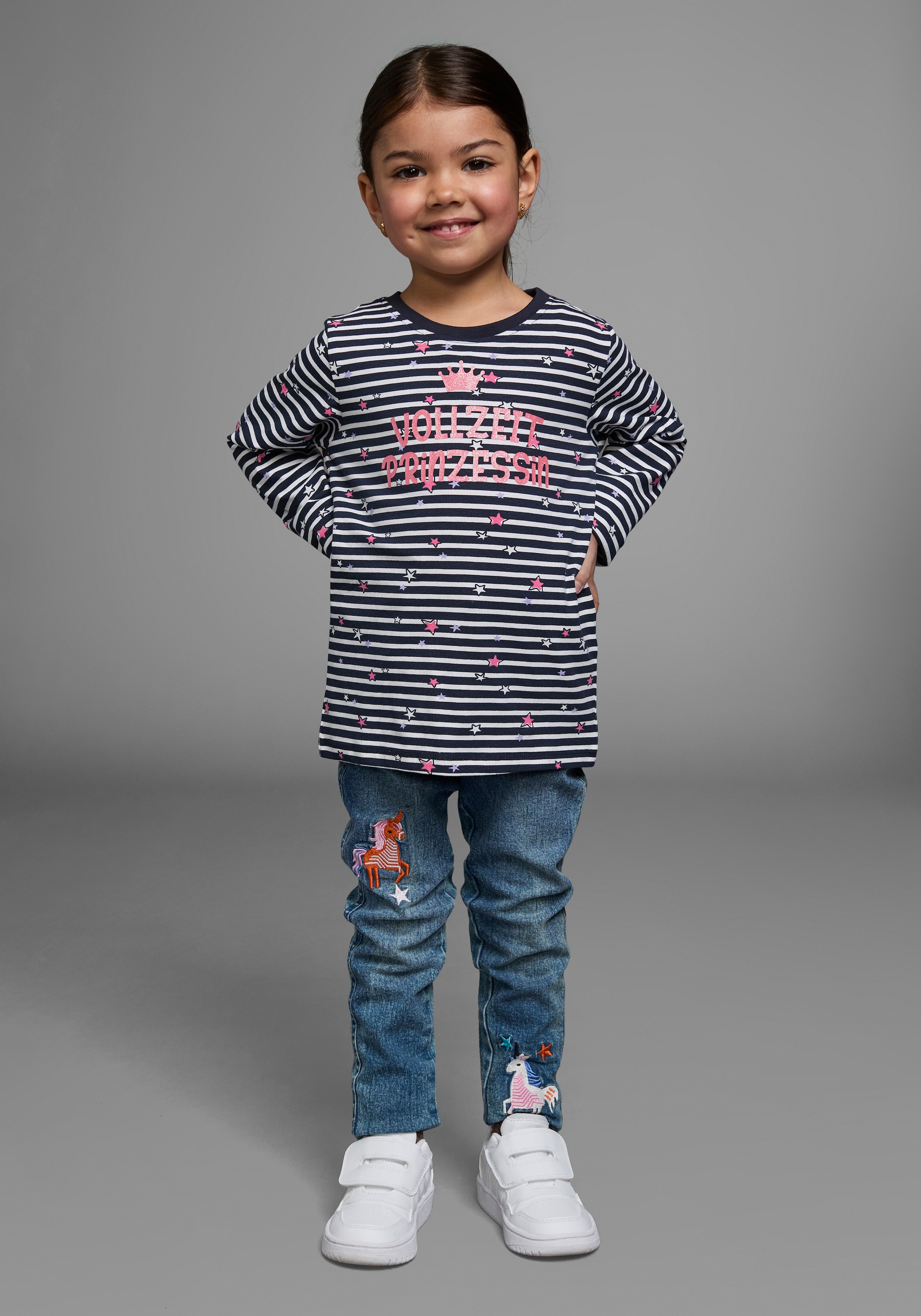 KIDSWORLD Langarmshirt »Vollzeit Prinzessin«, Langarm,  Basic-Passform,  mit Sternmuster,  Rundhalsausschnitt
