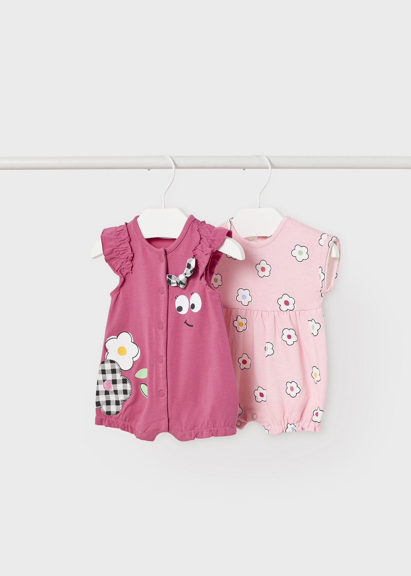 Conjunto de 2 pijamas curtos de algodão sustentável para recém-nascidos.