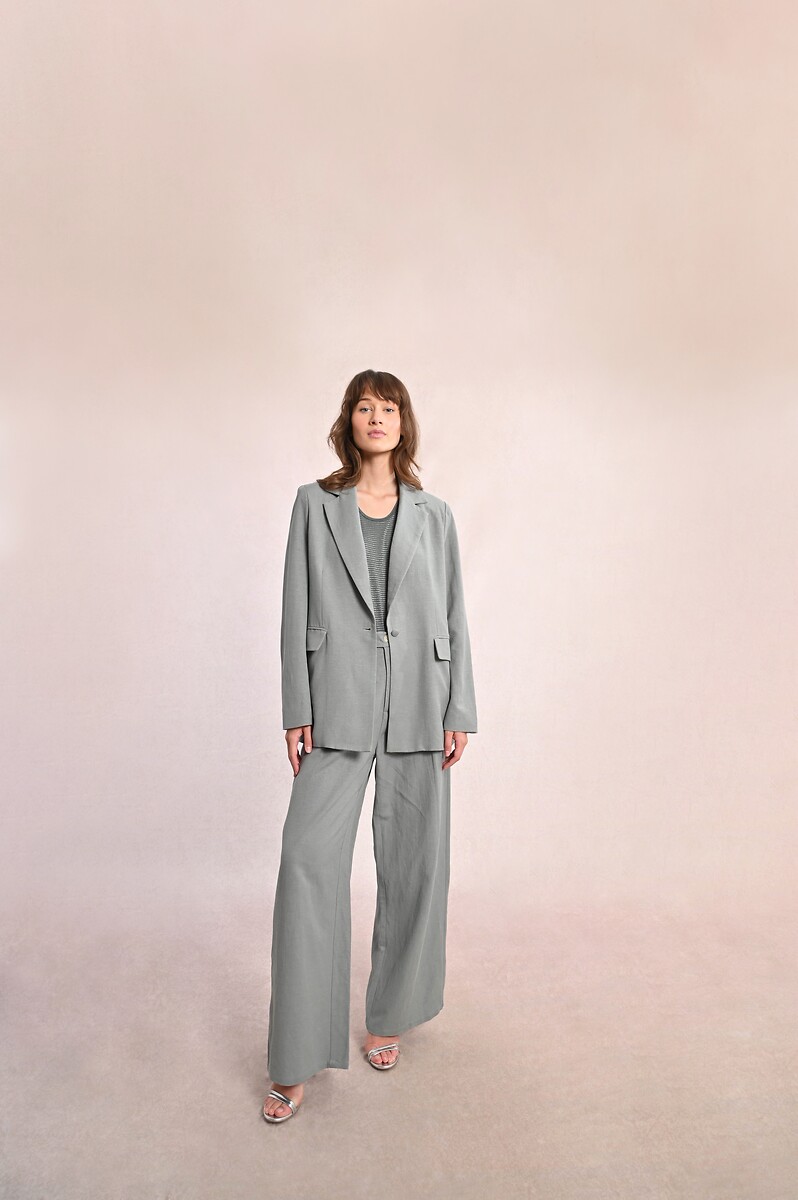 MOLLY BRACKEN<br>Colbert