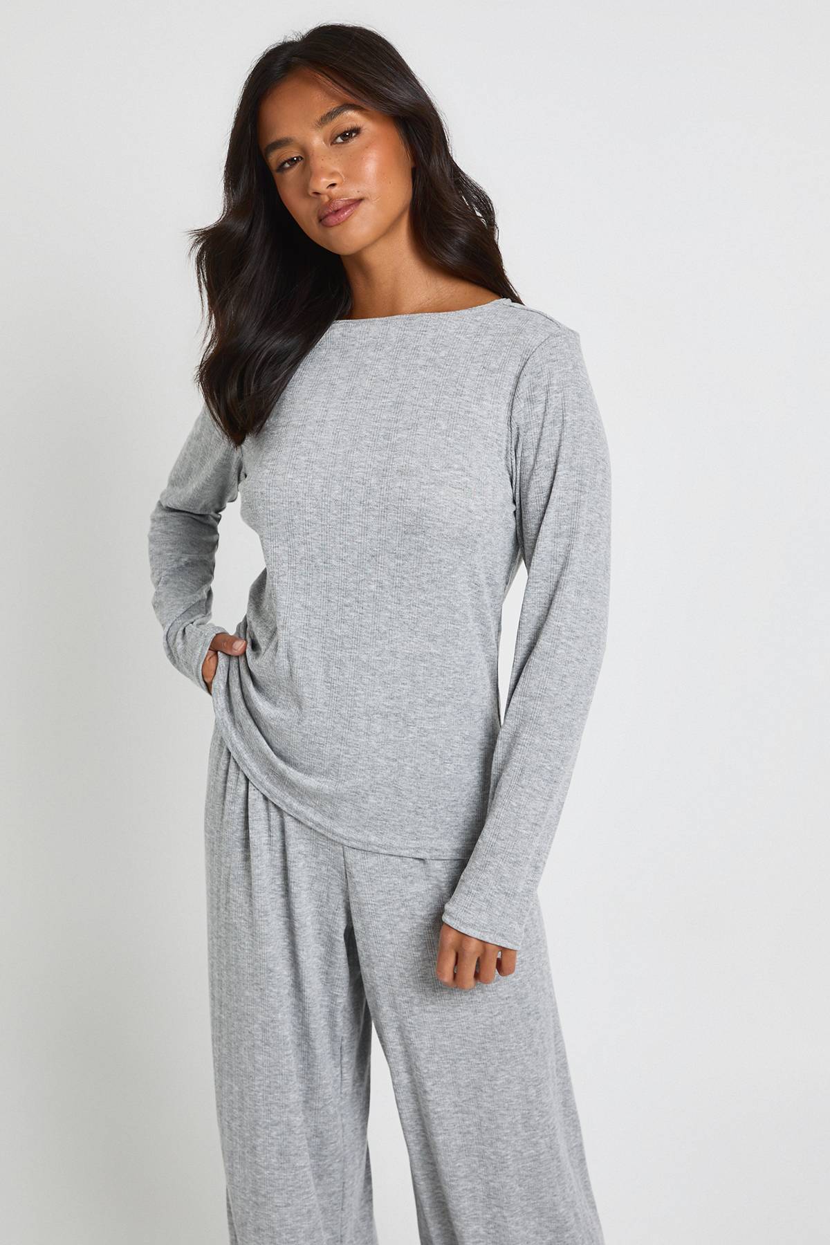 boohoo Ensemble pyjama avec haut à manches longues Petite Pointelle et pantalon à jambes larges