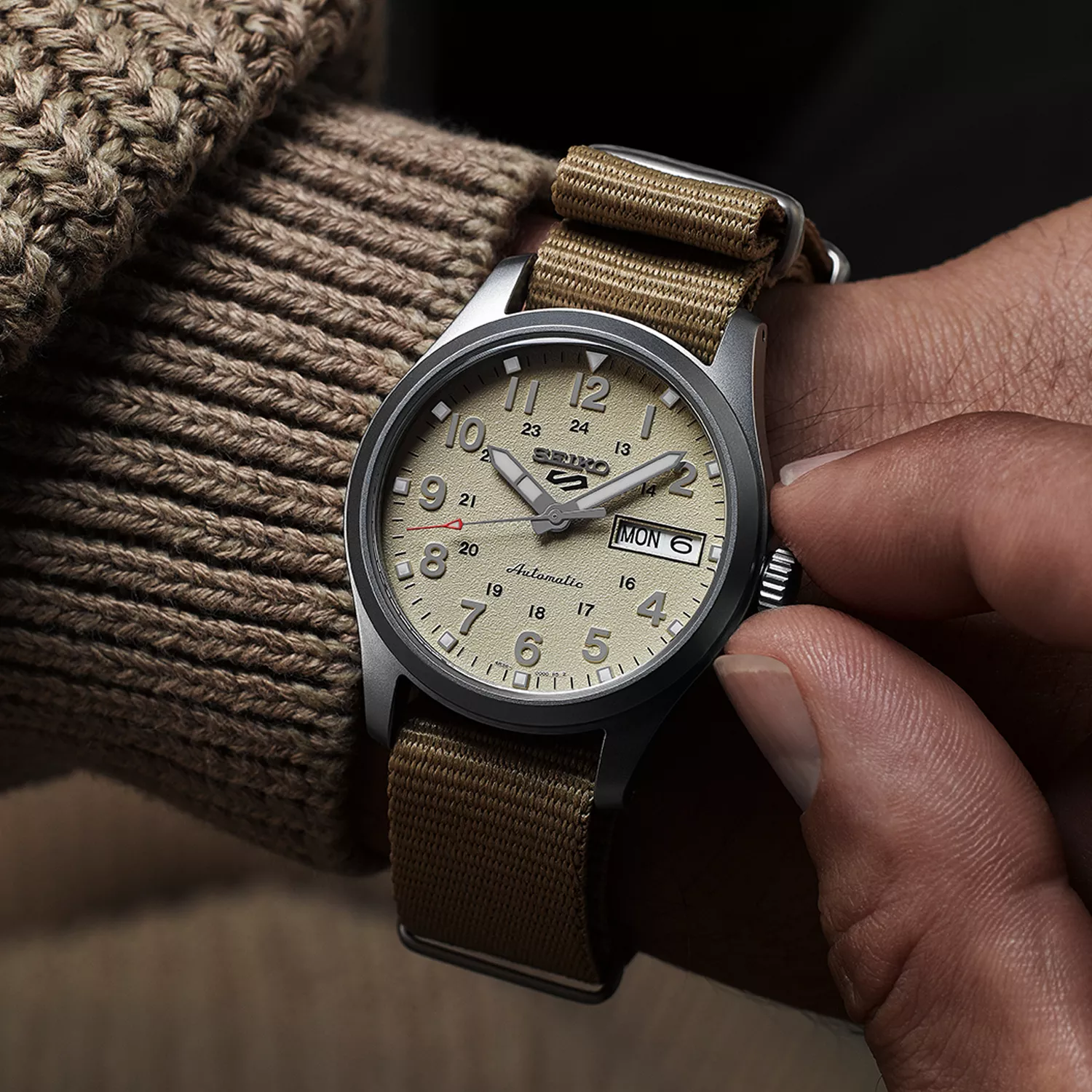 Seiko 5 Sports Desert Kit Midfield SRPJ83K1
