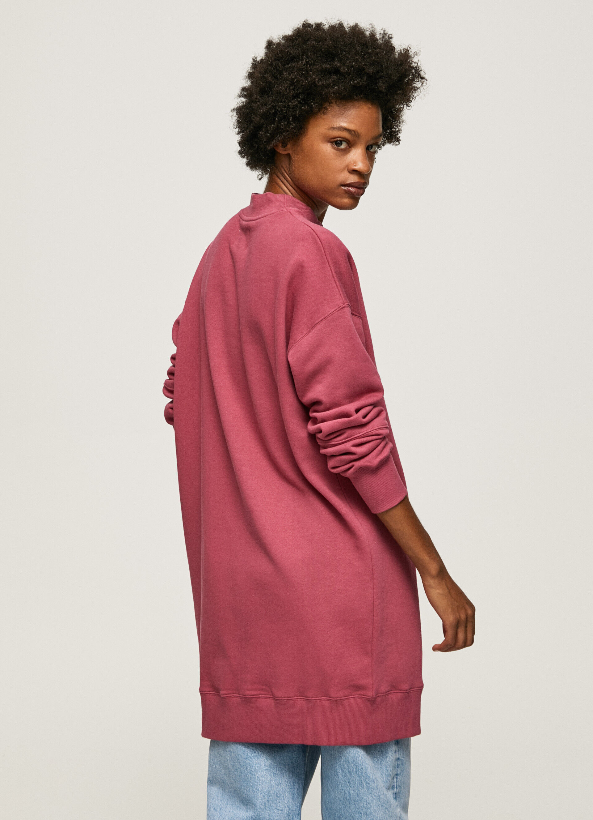 VESTIDO CURTO DE MOLETOM COM LOGOTIPO - rosa blush escuro