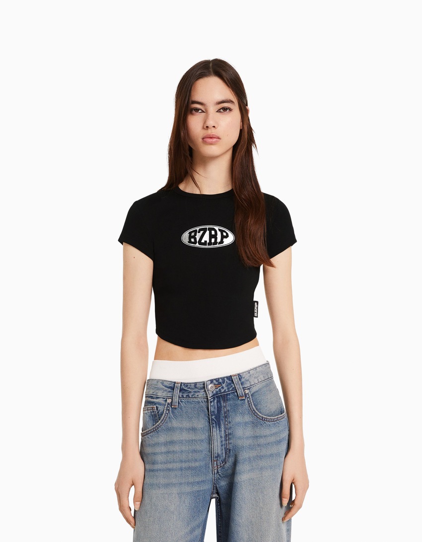 Camiseta de manga curta com estampa BERSHKA ft. BIZARRAP