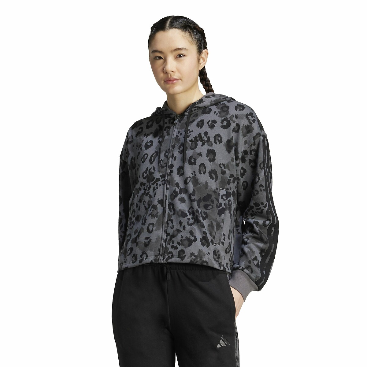 ADIDAS ROUPAS ESPORTIVAS<br>Moletom com estampa de leopardo