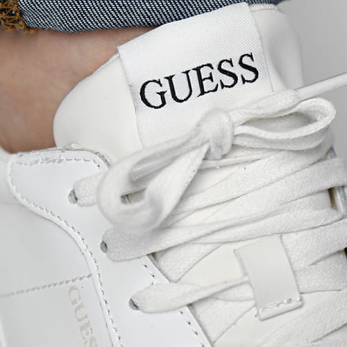 Baskets FM6PDVLEA12 White