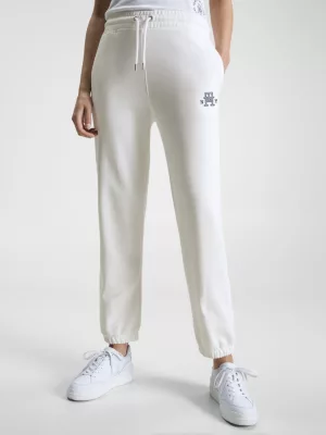 Calças de moletom com monograma e modelagem afunilada