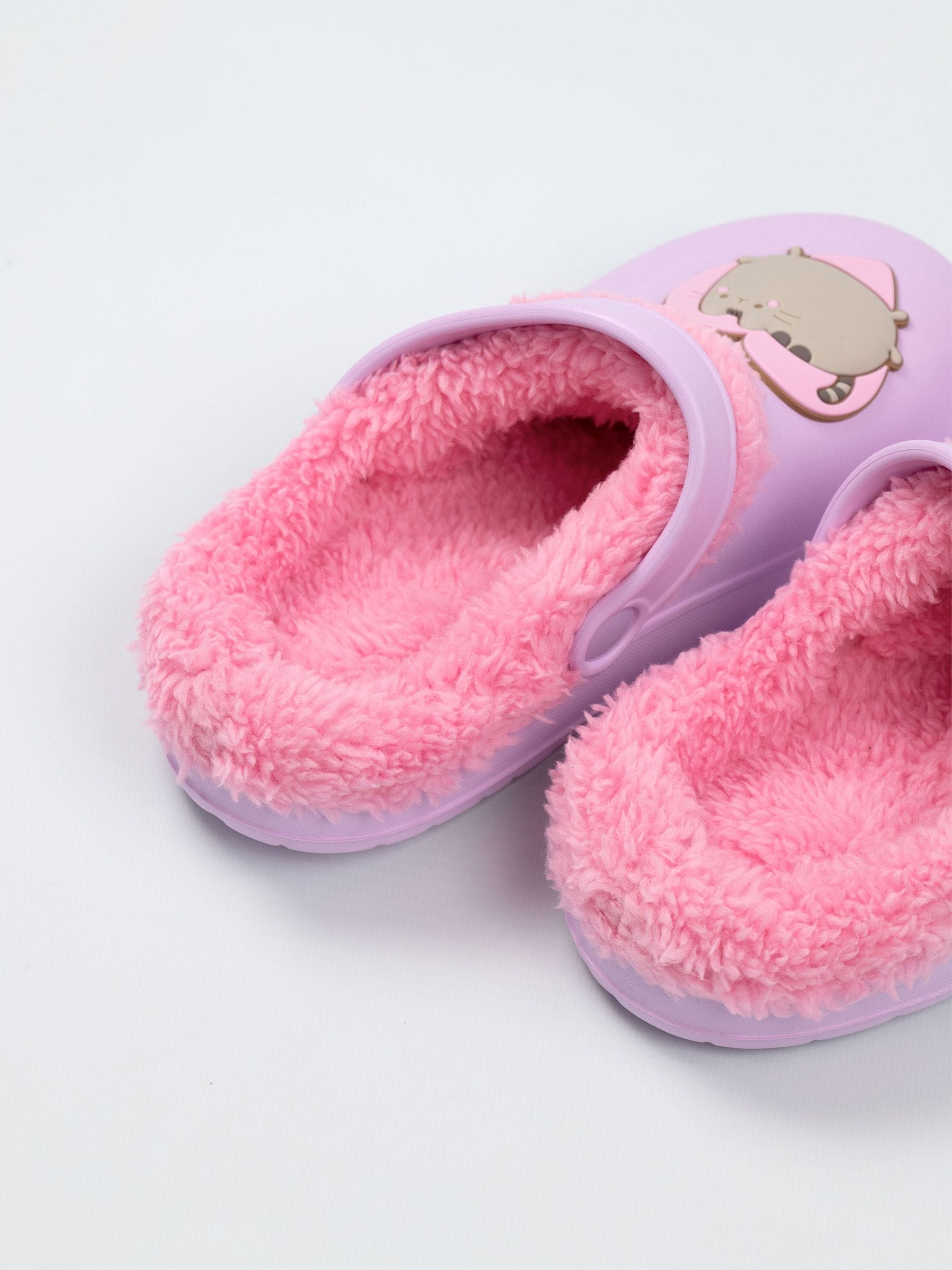 Vanilla Underground Pusheen Slippers