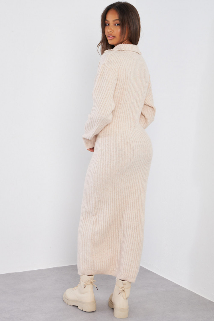 Robe pull beige à col montant zippé