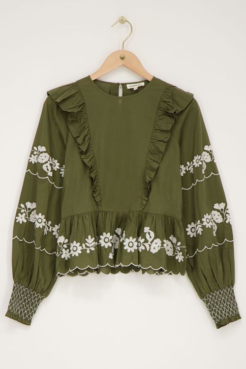 Donkergroene top met witte embroidery