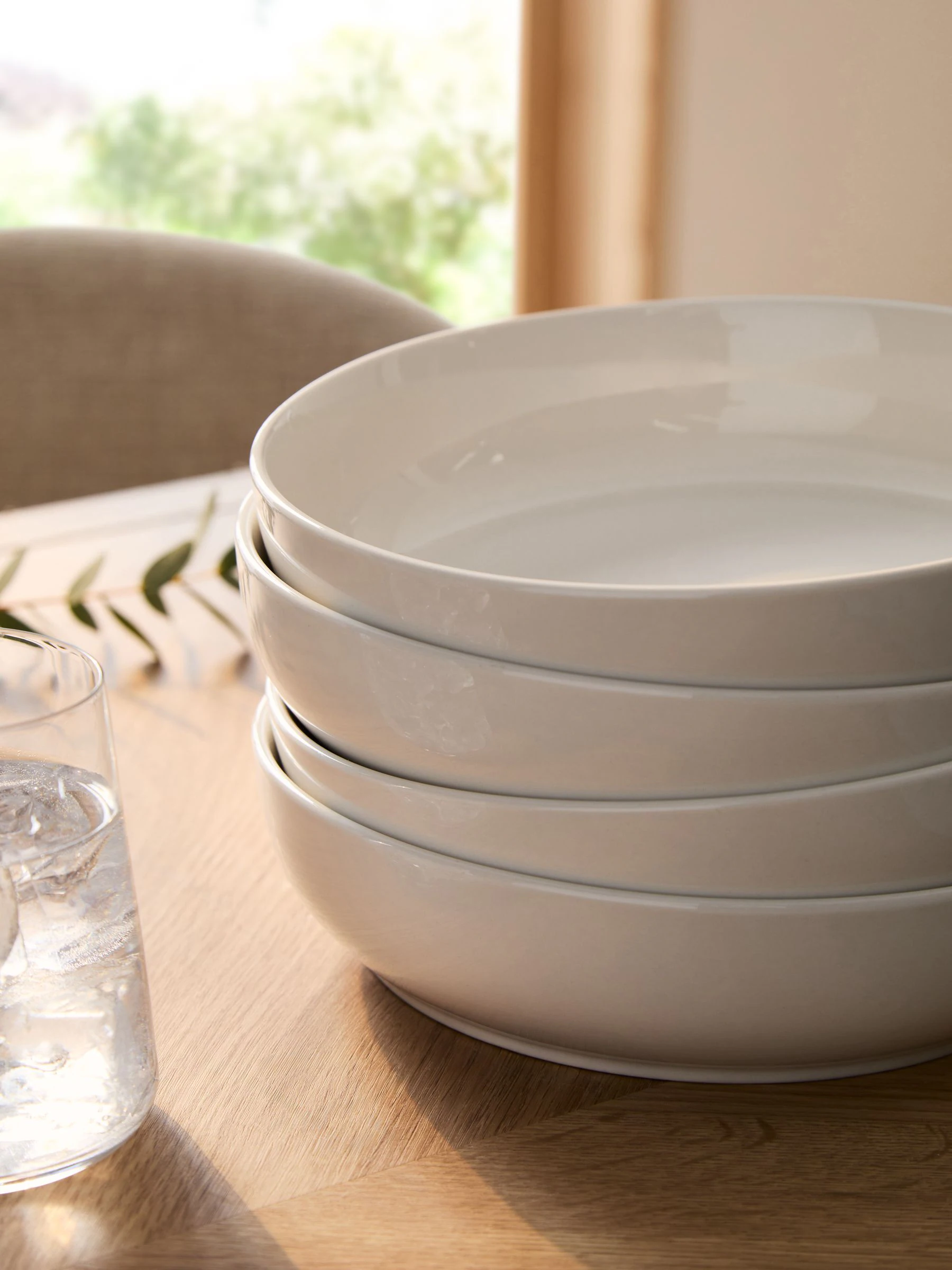 Set van 4 moderna pastakommen