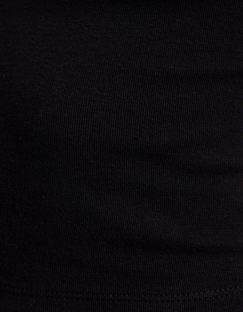 Camiseta de manga comprida com decote em V