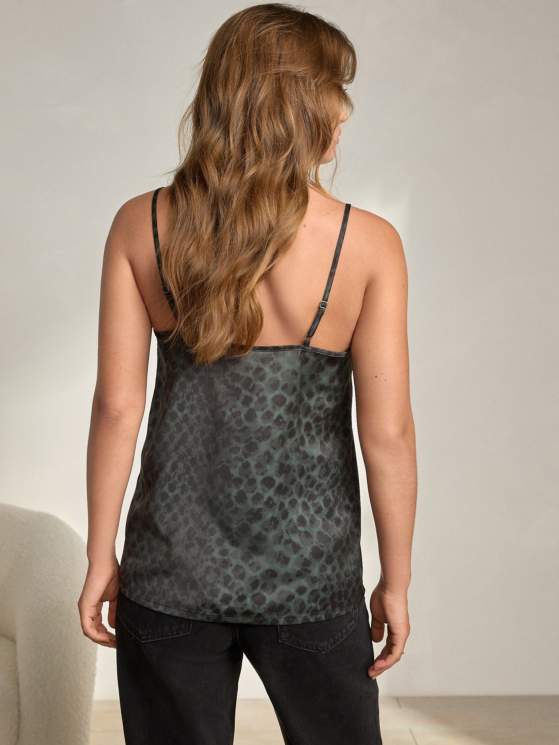 Forest Green Animal - Camitop met kant en smalle bandjes
