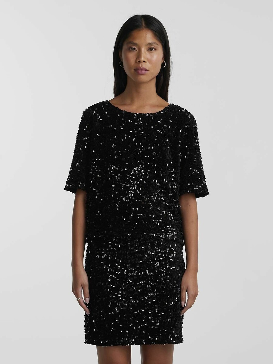 PEÇAS<br>Blusa de manga curta com zecchinos