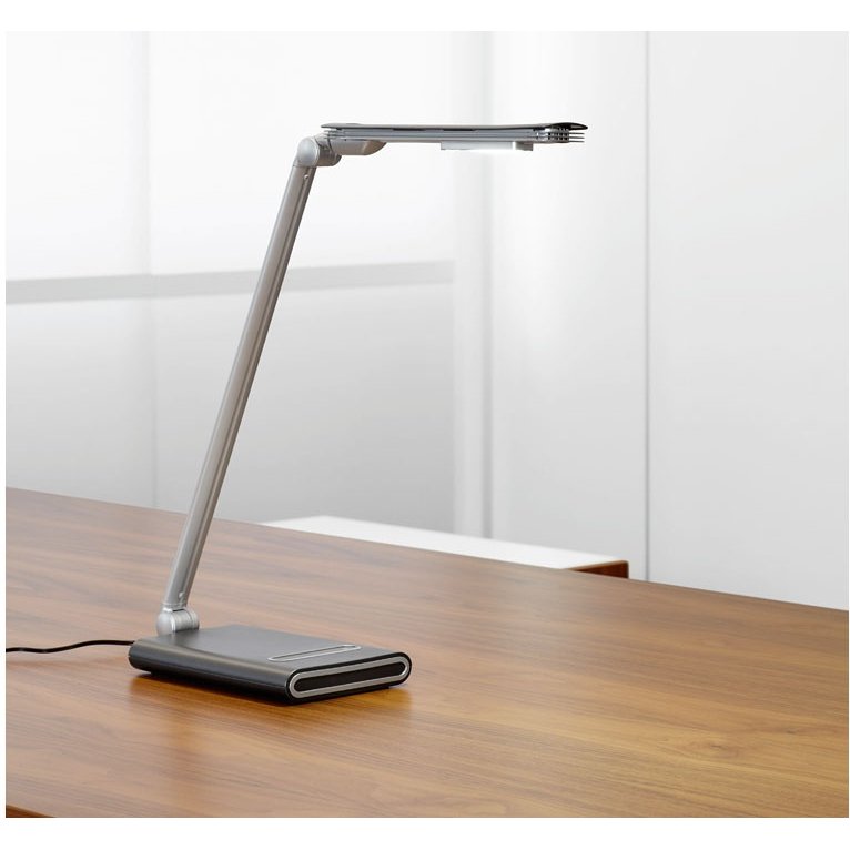 Lampe bureau maul pure classe a bras et tete aluminium      reglage 7 positions cordon    1.5m bras extensible 185cm