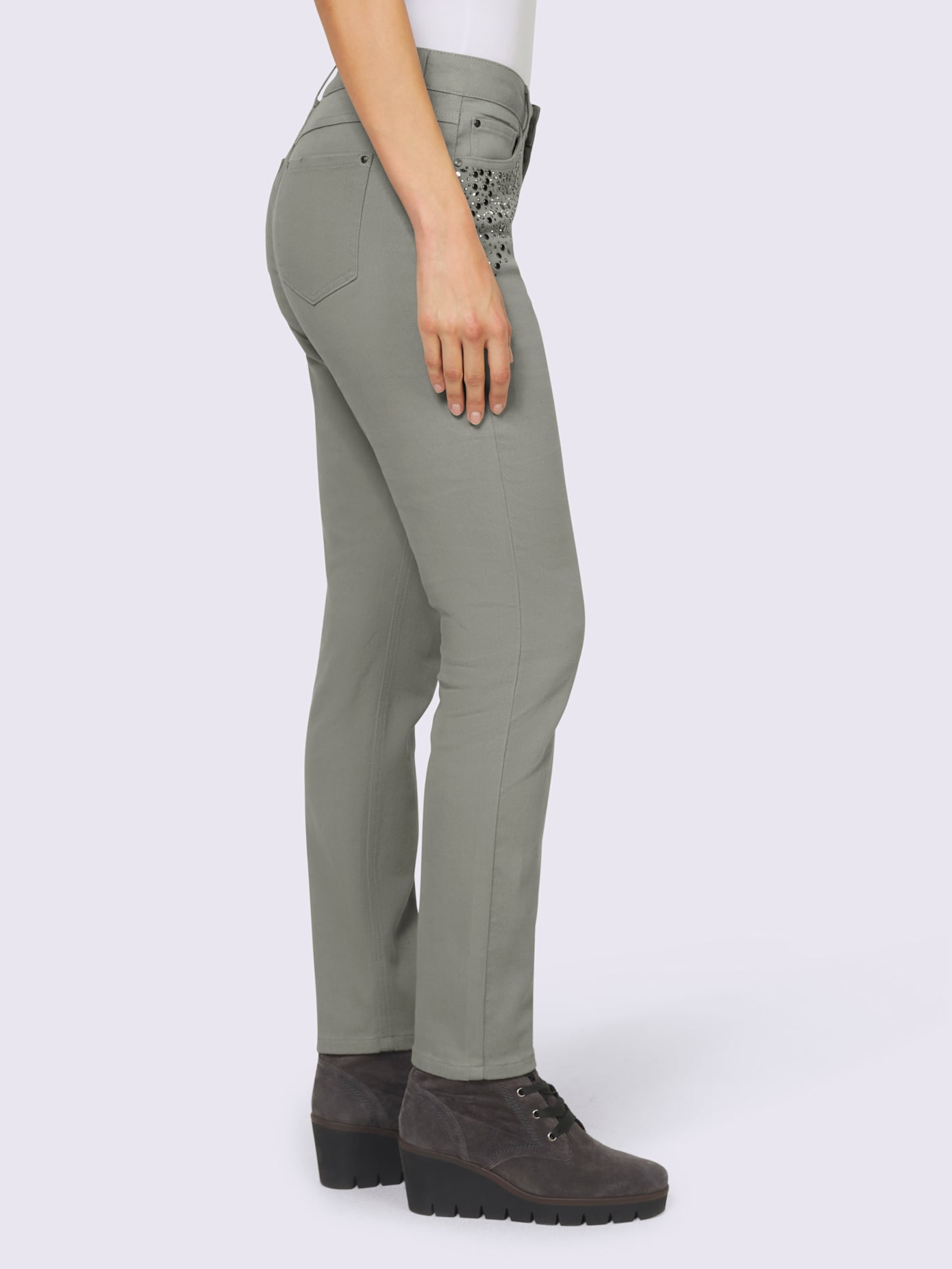 Pantalon pierres brillantes sur les poches
