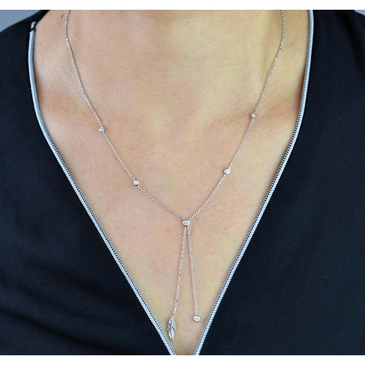 Collier plume pendante et oxyde de zirconium clos rond Argent 925 Rhodié