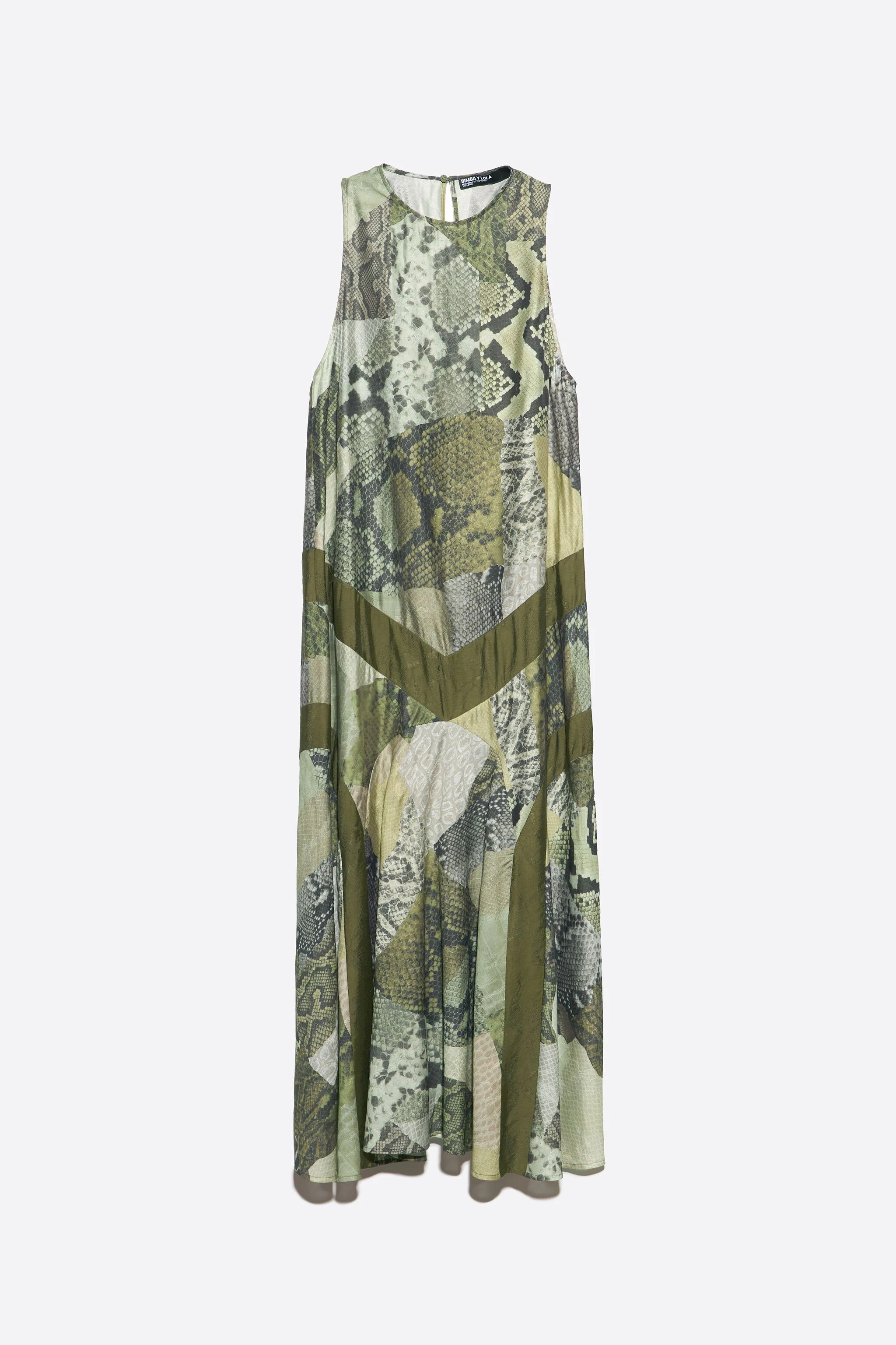 Vestido evasê com patchwork de cobra verde