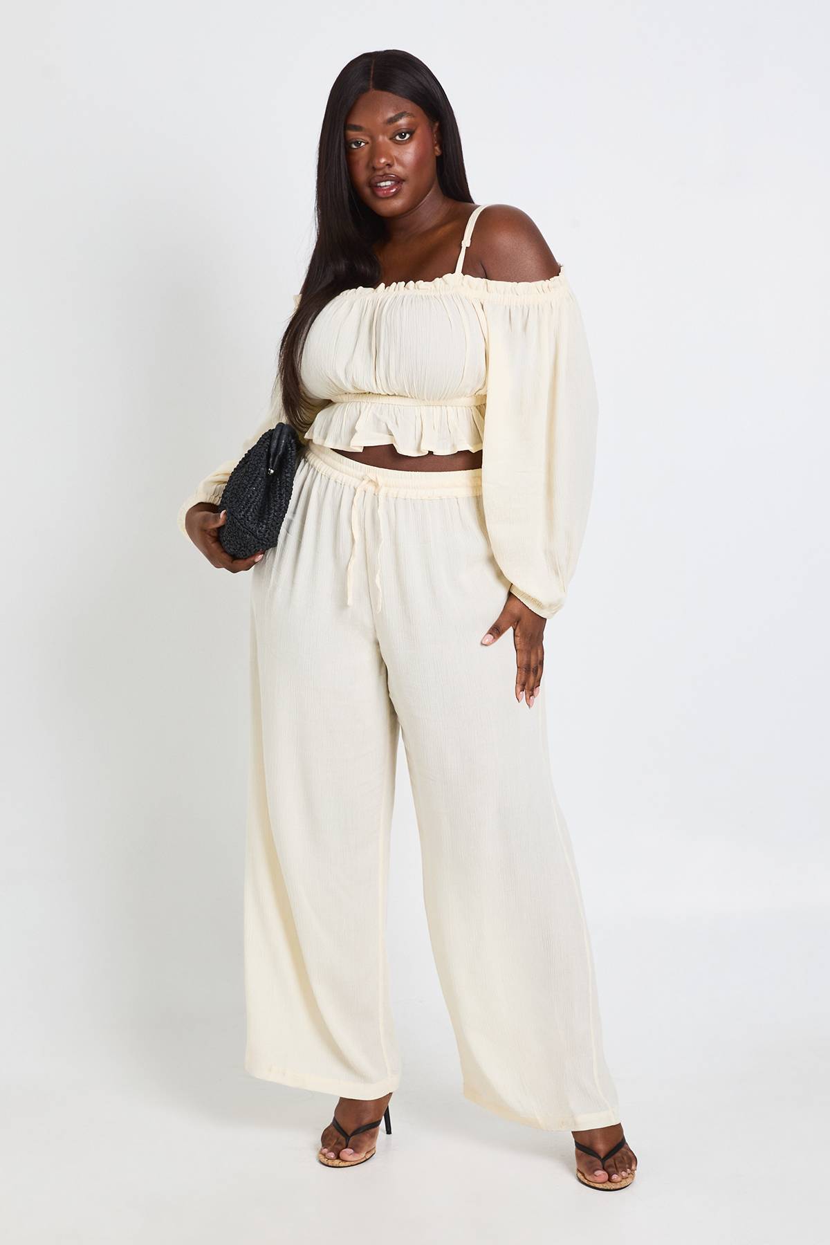 boohoo Haut Bardot Texturé Grande Taille Pour La Plage