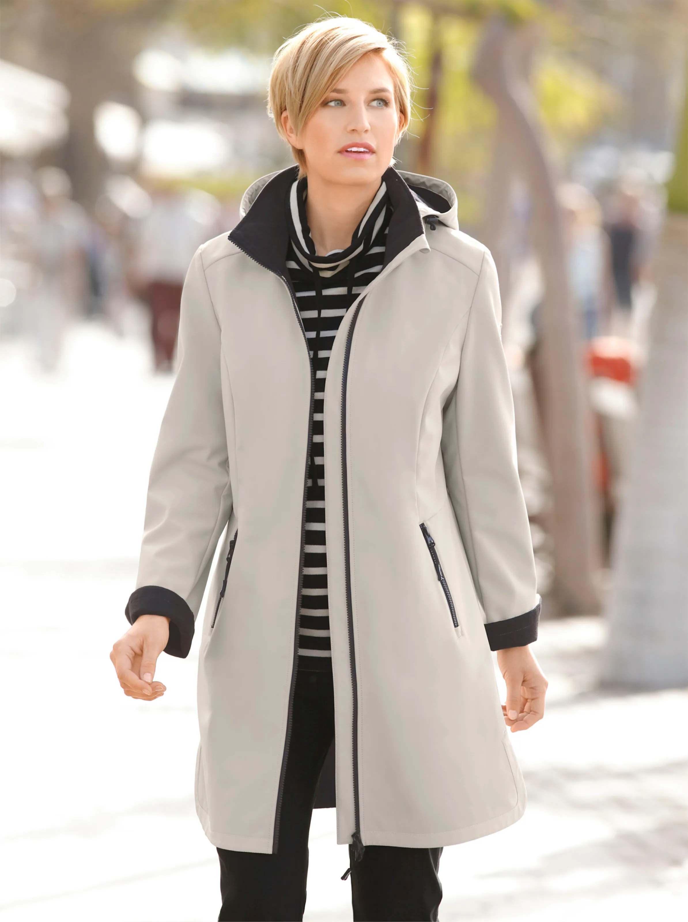 Softshelljacke in stein