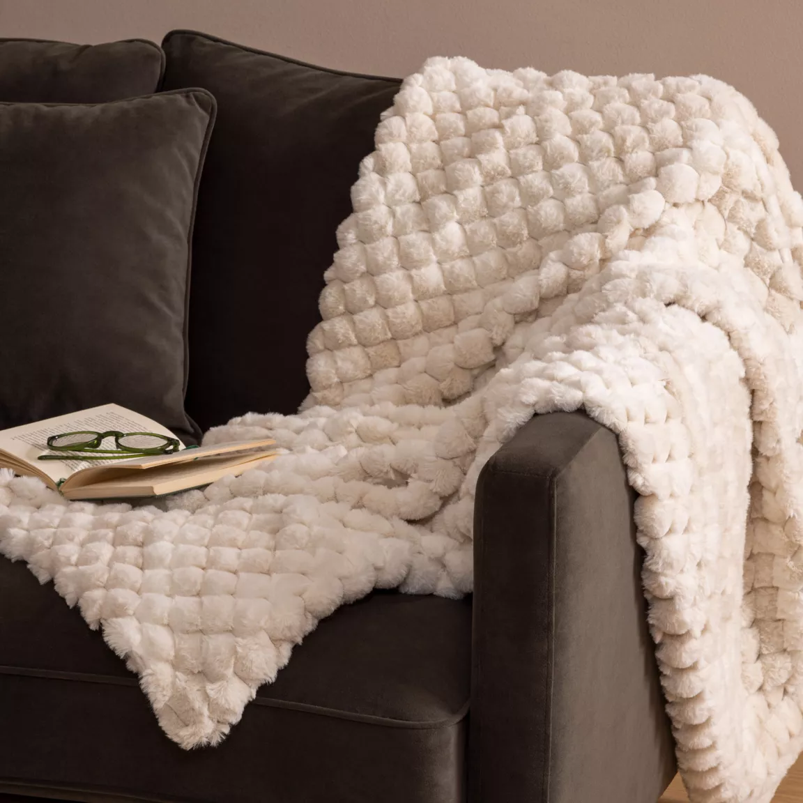 Plaid fausse fourrure (120 x 160 cm) Adriel Beige