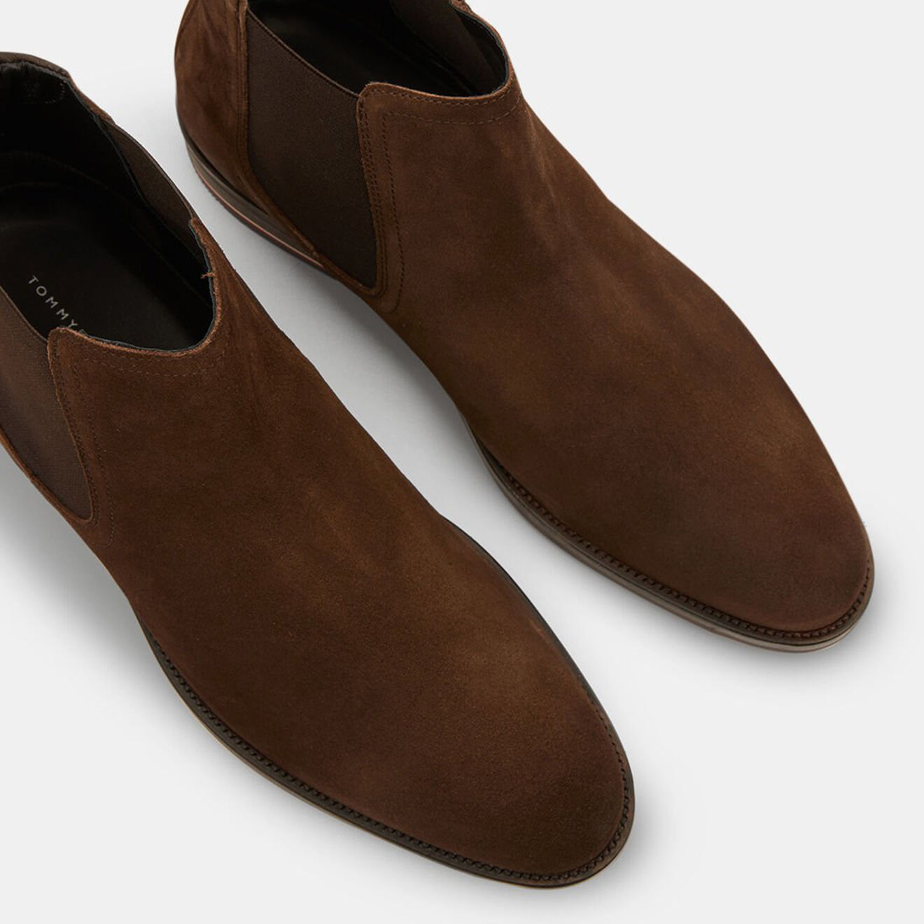 Tommy Hilfiger Chelsea boots en Velours de Cuir Signature marron foncé