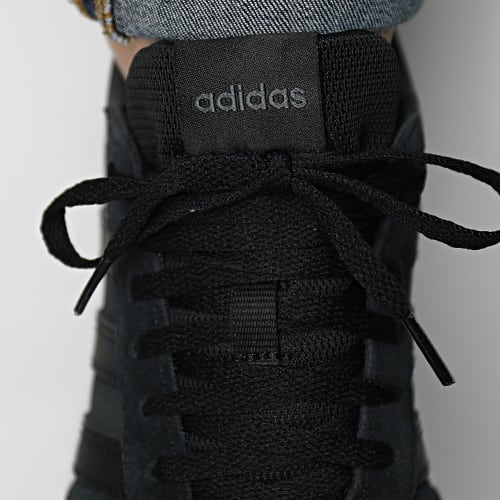 Baskets Run 70s ID1876 Carbon Core Black Footwear White
