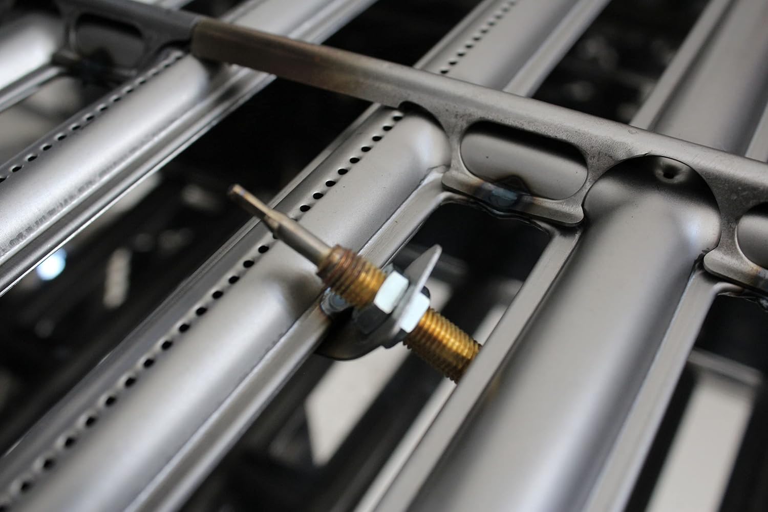 5-flammiger Profi Gasgrill aus Edelstahl, stufenlos regelbar, Gasbräter, Gastrogrill, Gastrobräter mit Gasschlauch und Druckminderer (18,4 kW | verchromter Grillrost)