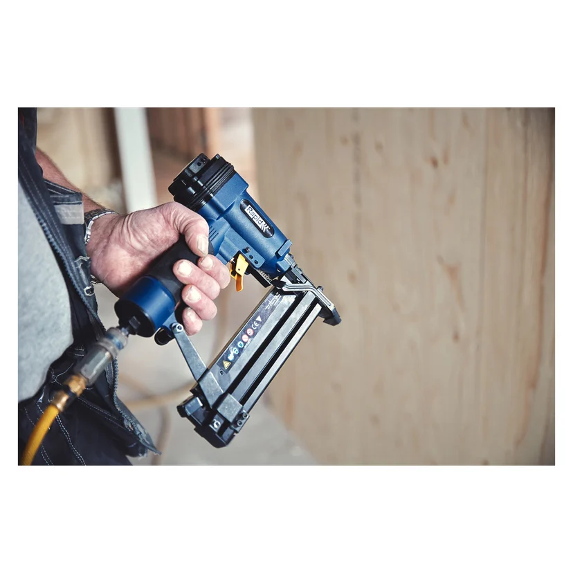 Trykkluftdrevet stift-/spikerpistol 20-40/15-50 mm