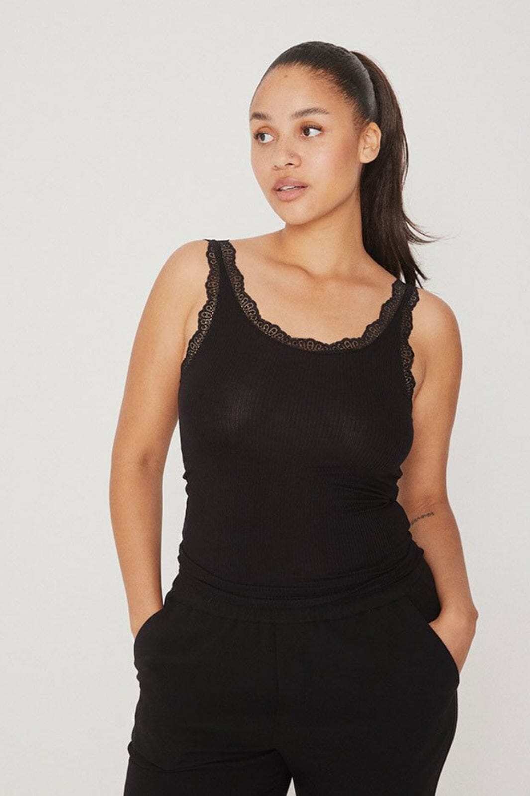MbyM Cerise-M black