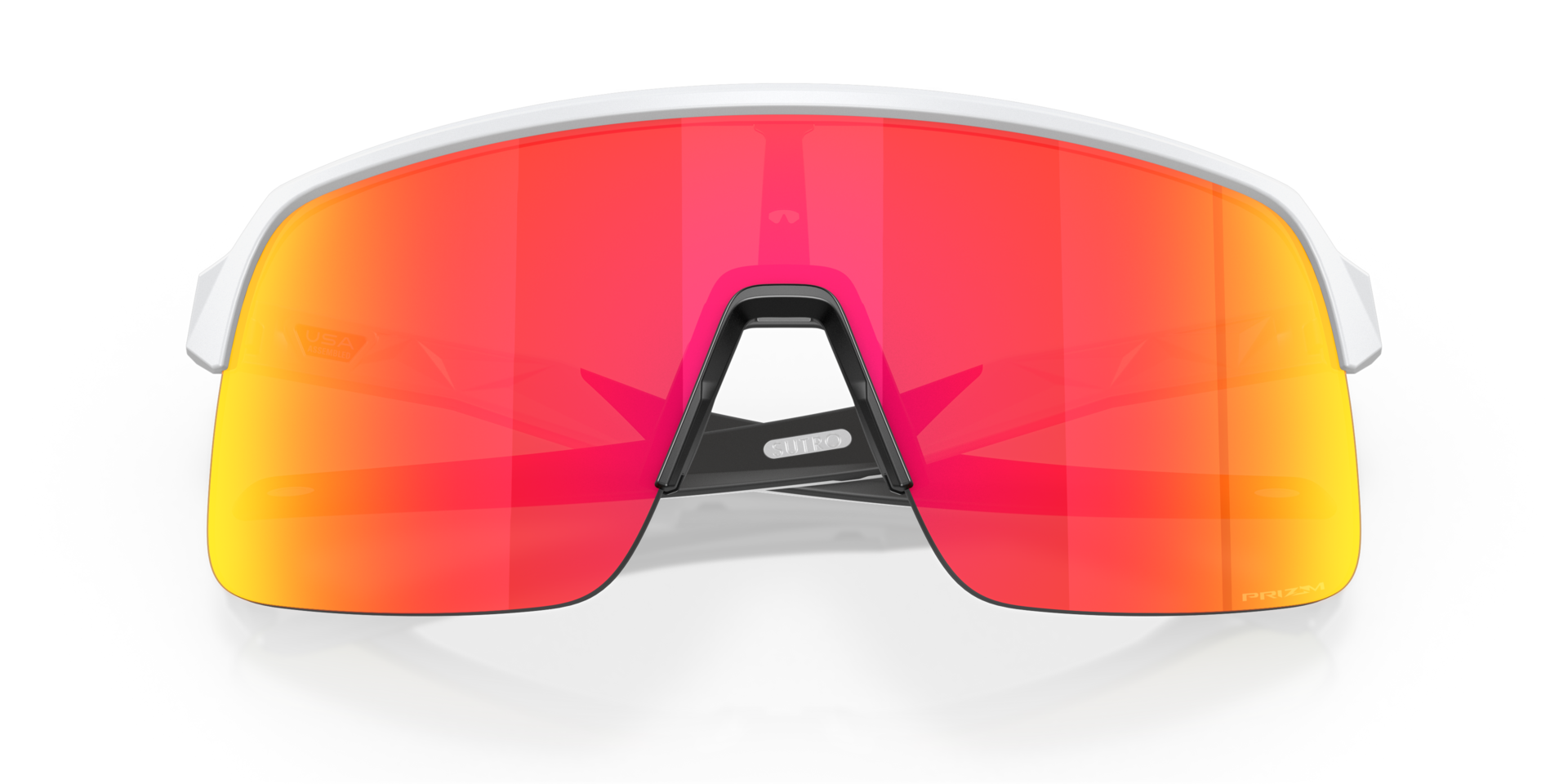 Oakley Sutro Lite Matte White w/Prizm Ruby Gir syklister en modig og allsidig stil som passer både på og av sykkelen