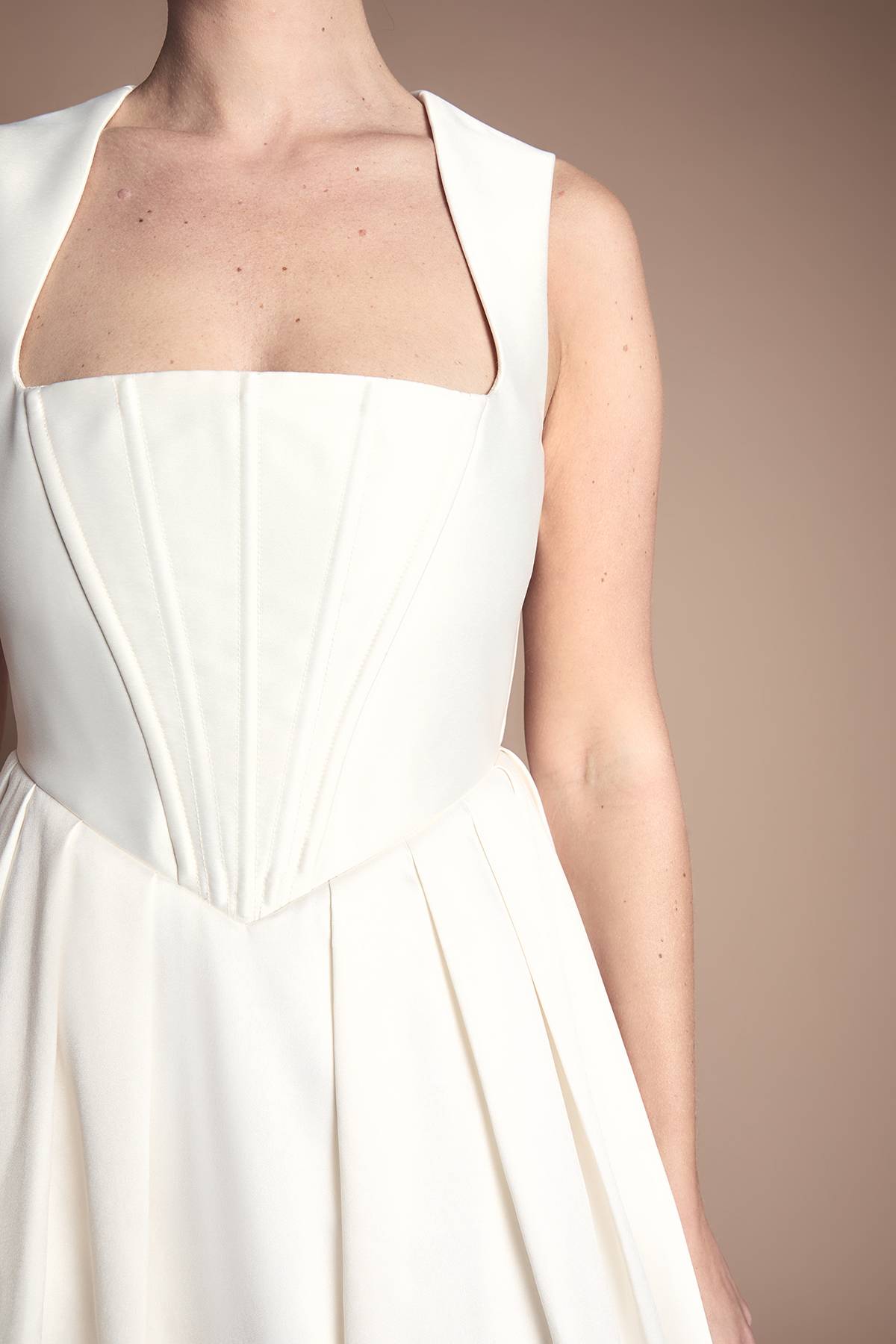 Coast Robe De Mariée Petite Avec Corsage Ajusté Et Jupe Ample