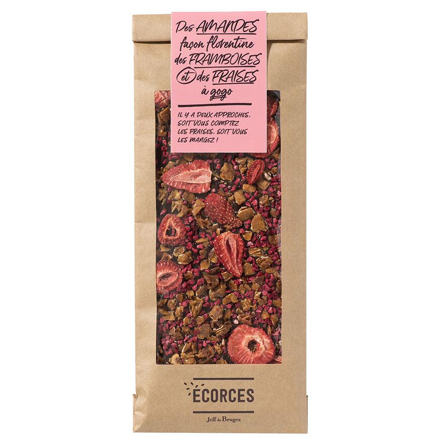 Écorce de chocolat noir aux amandes florentines, fraises et framboises