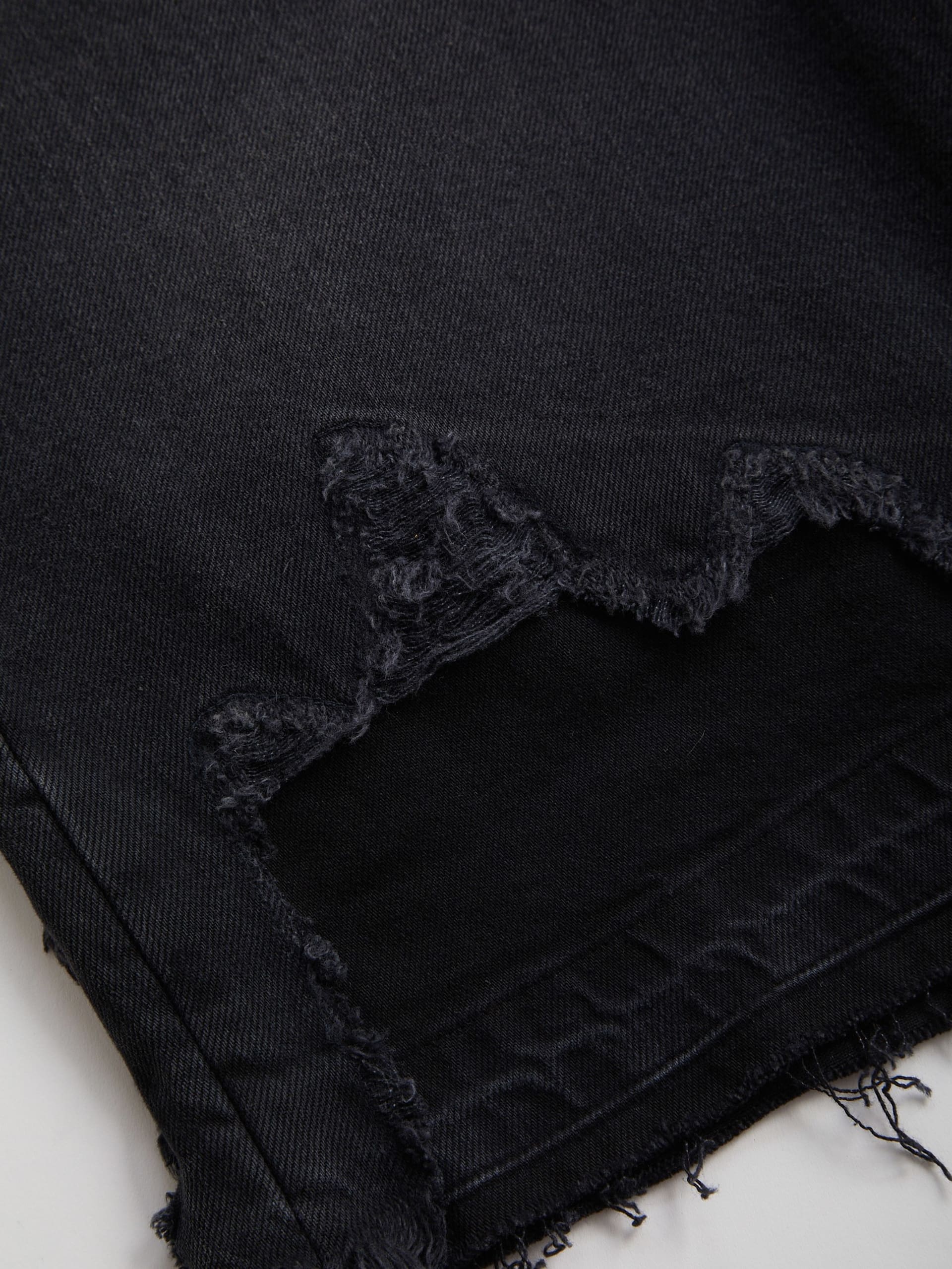 short jeans preto desgastado