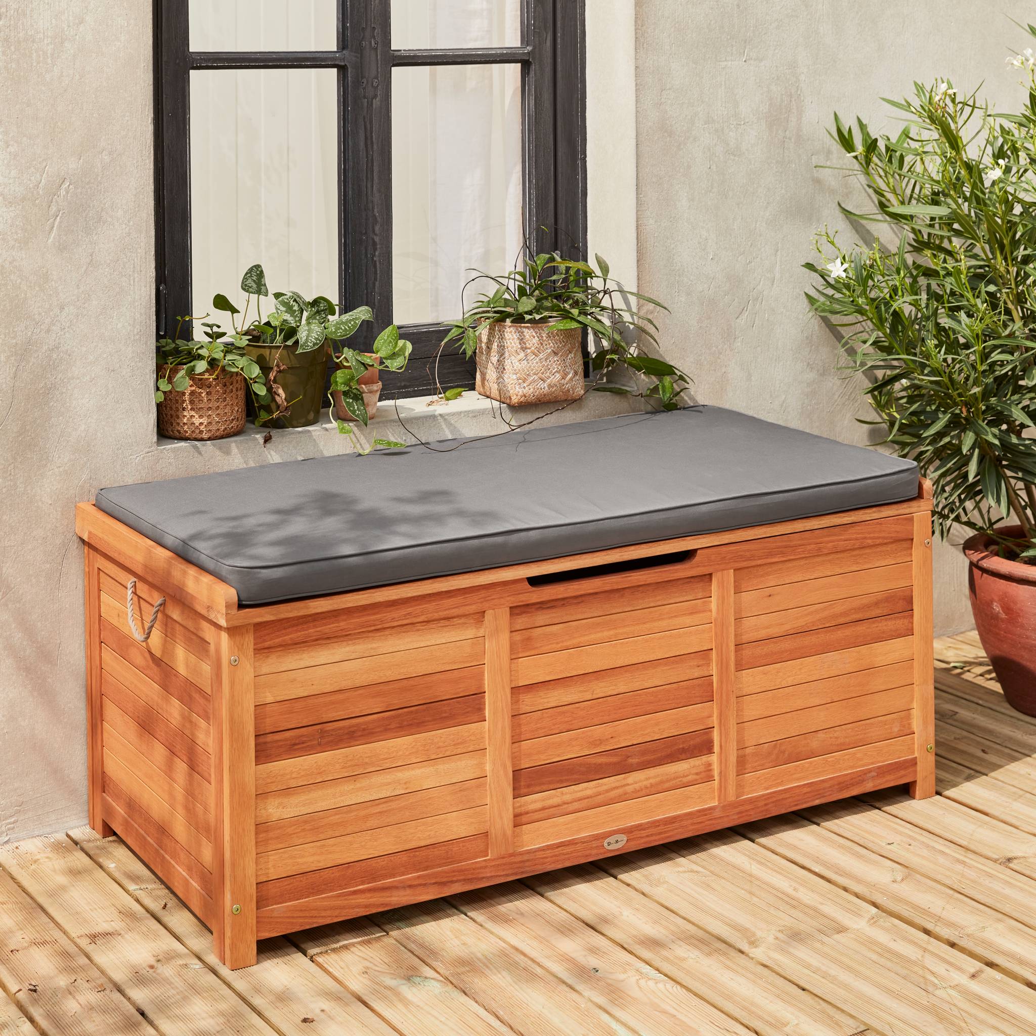 sweeek - Houten tuinbox 200L met gasveren